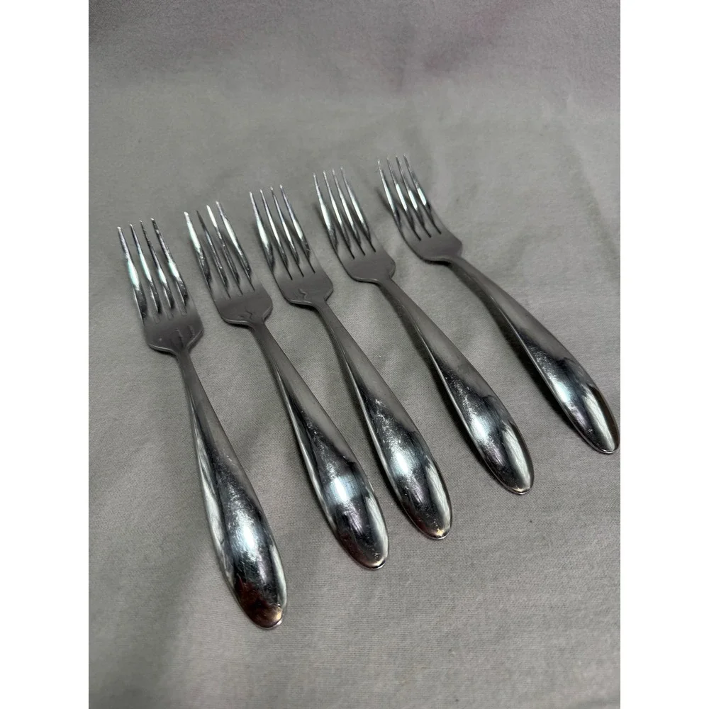 Oneida Crest Pattern Dinner Forks Set of 5 Discontinued Stainless Steel Sleek 8